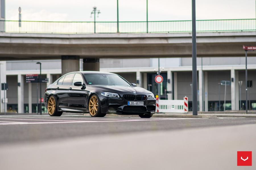  BMW M5 on Vossen Wheels (VFS1) 2017 года  (фото 17 из 29)